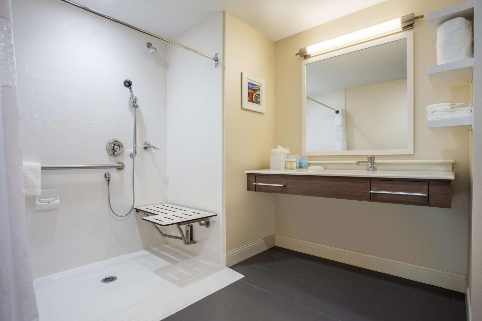 Hampton Inn & Suites Yonkers - Westchester Екстер'єр фото