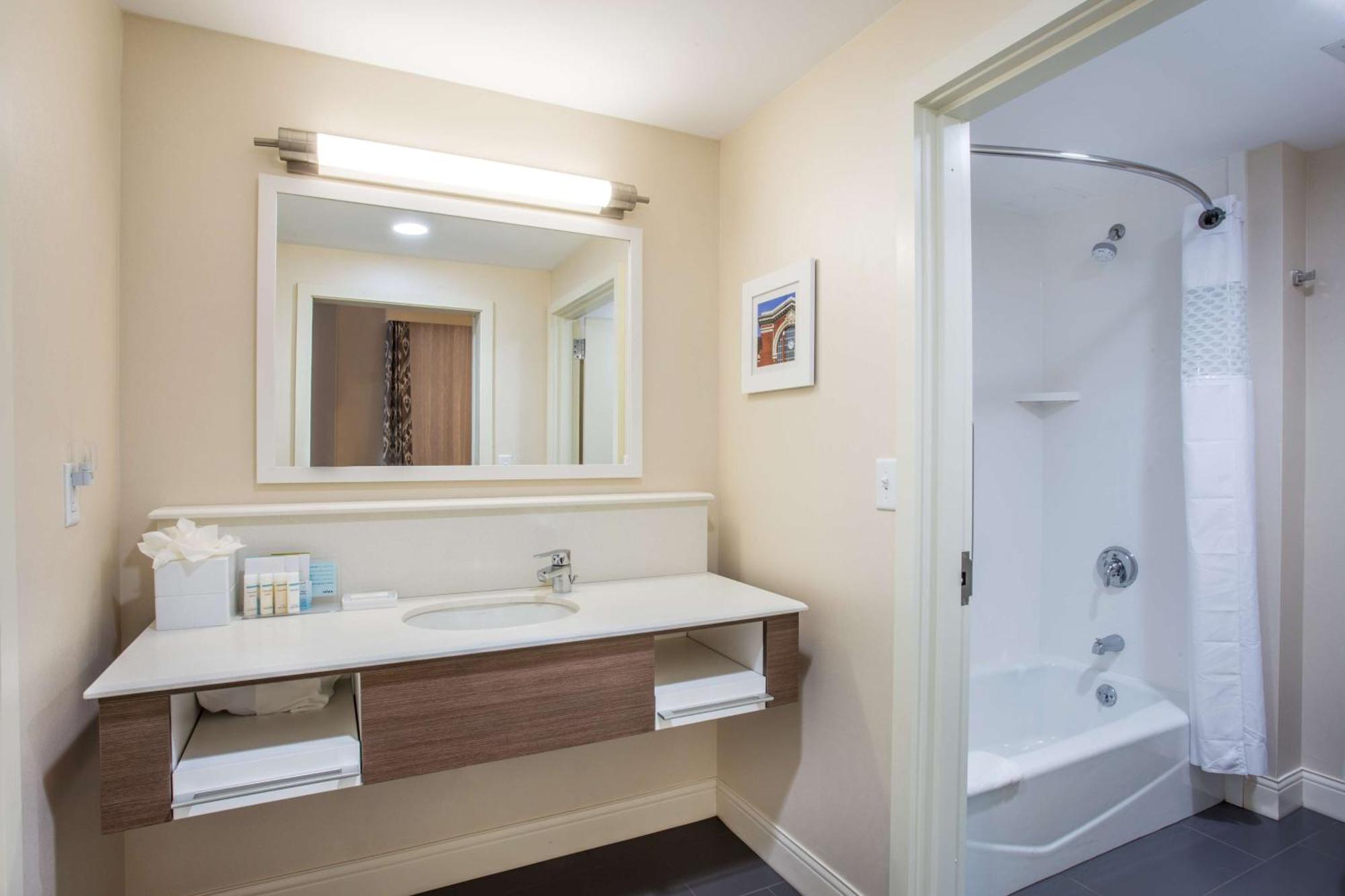 Hampton Inn & Suites Yonkers - Westchester Екстер'єр фото
