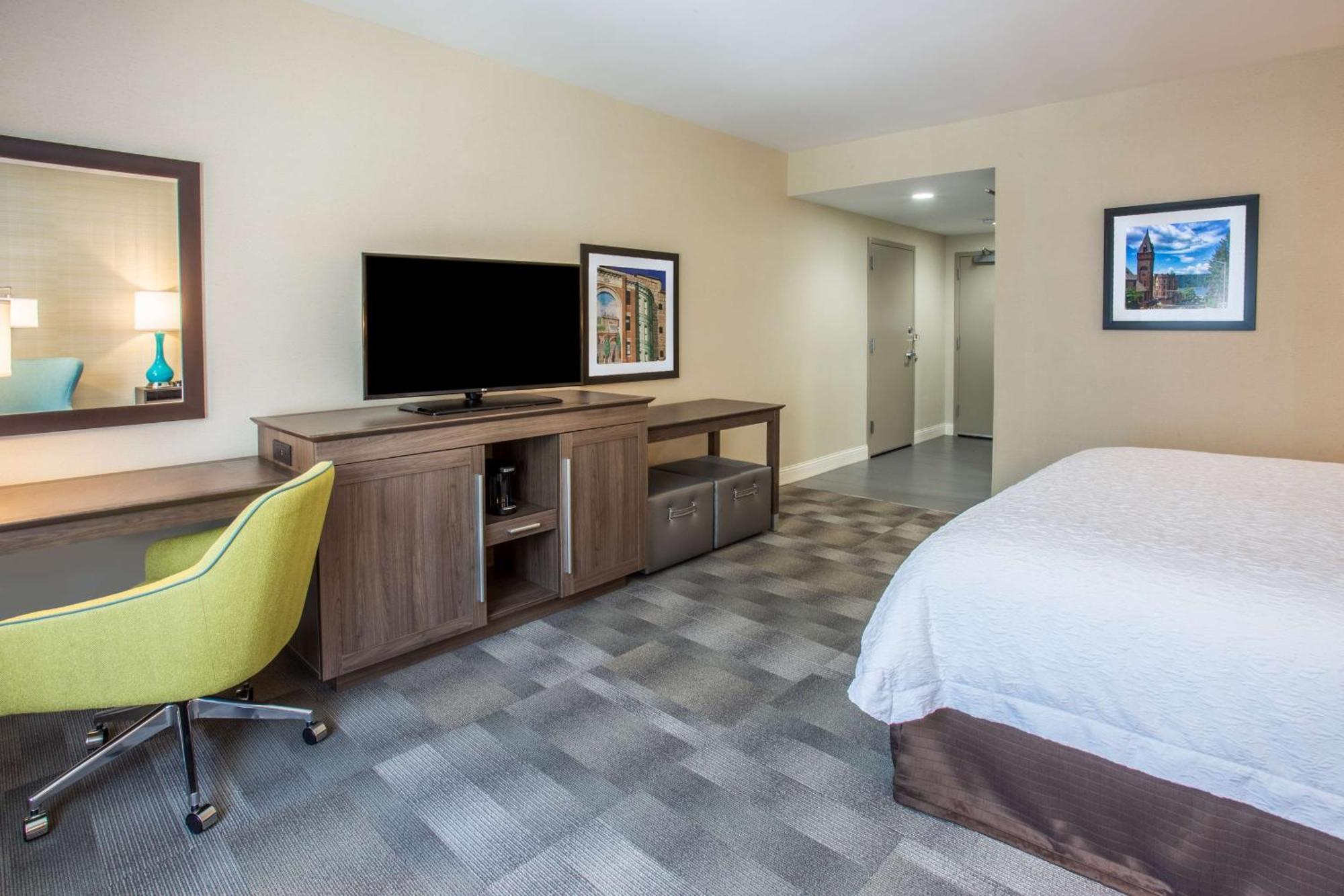 Hampton Inn & Suites Yonkers - Westchester Екстер'єр фото