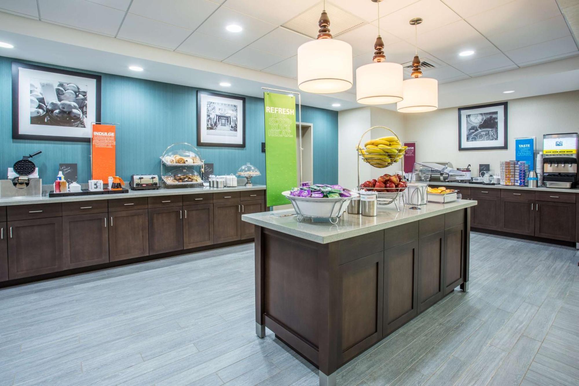 Hampton Inn & Suites Yonkers - Westchester Екстер'єр фото