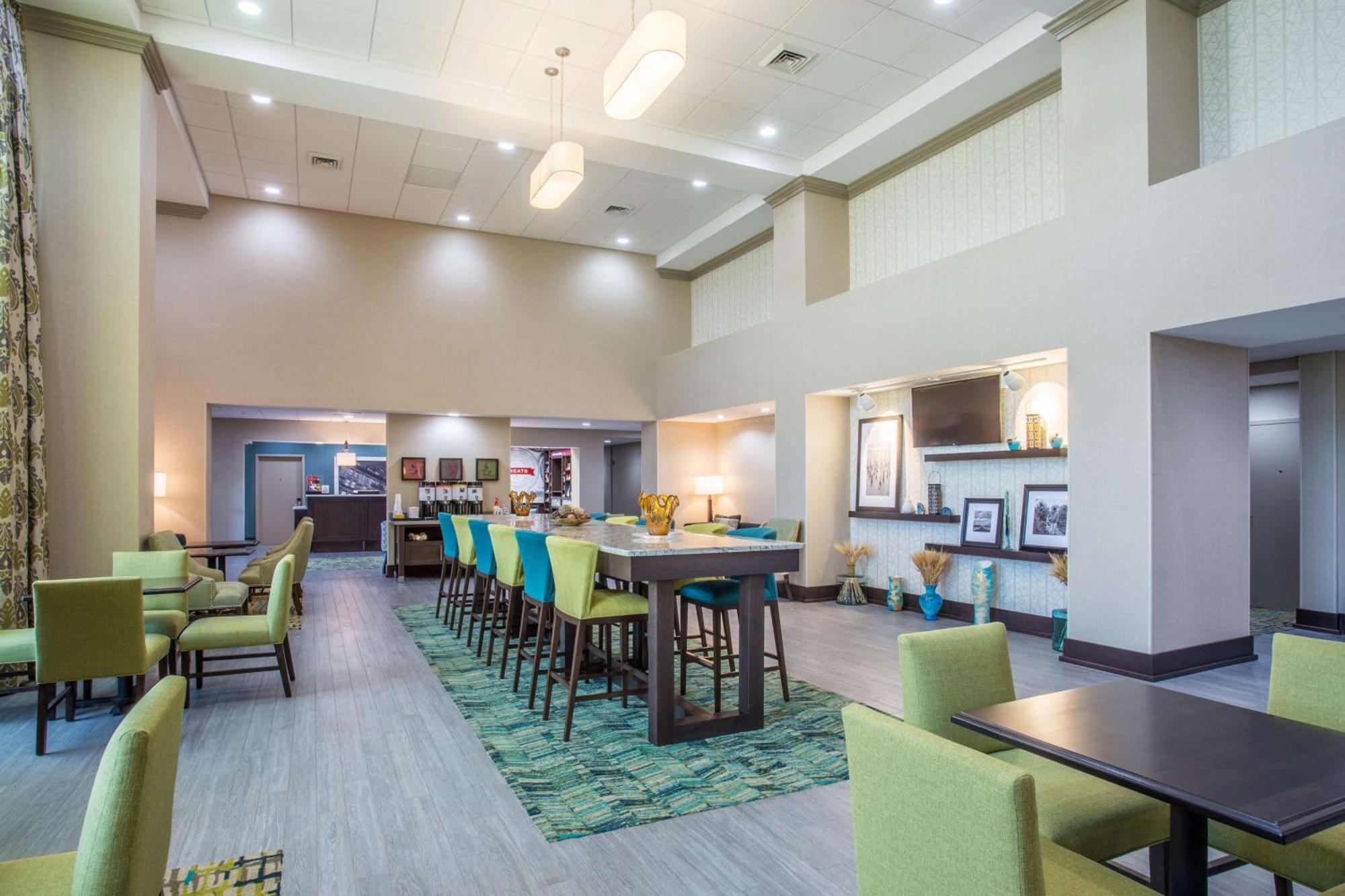 Hampton Inn & Suites Yonkers - Westchester Екстер'єр фото
