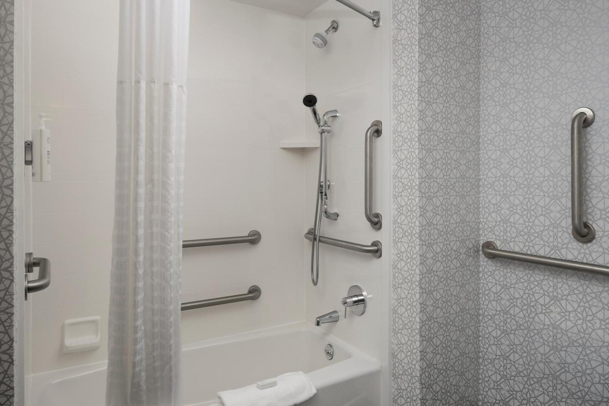 Hampton Inn & Suites Yonkers - Westchester Екстер'єр фото
