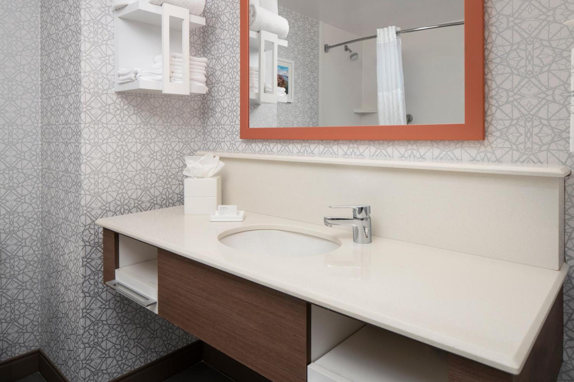Hampton Inn & Suites Yonkers - Westchester Екстер'єр фото