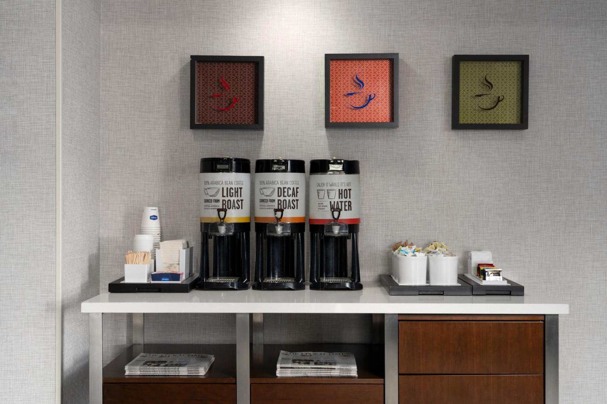 Hampton Inn & Suites Yonkers - Westchester Екстер'єр фото