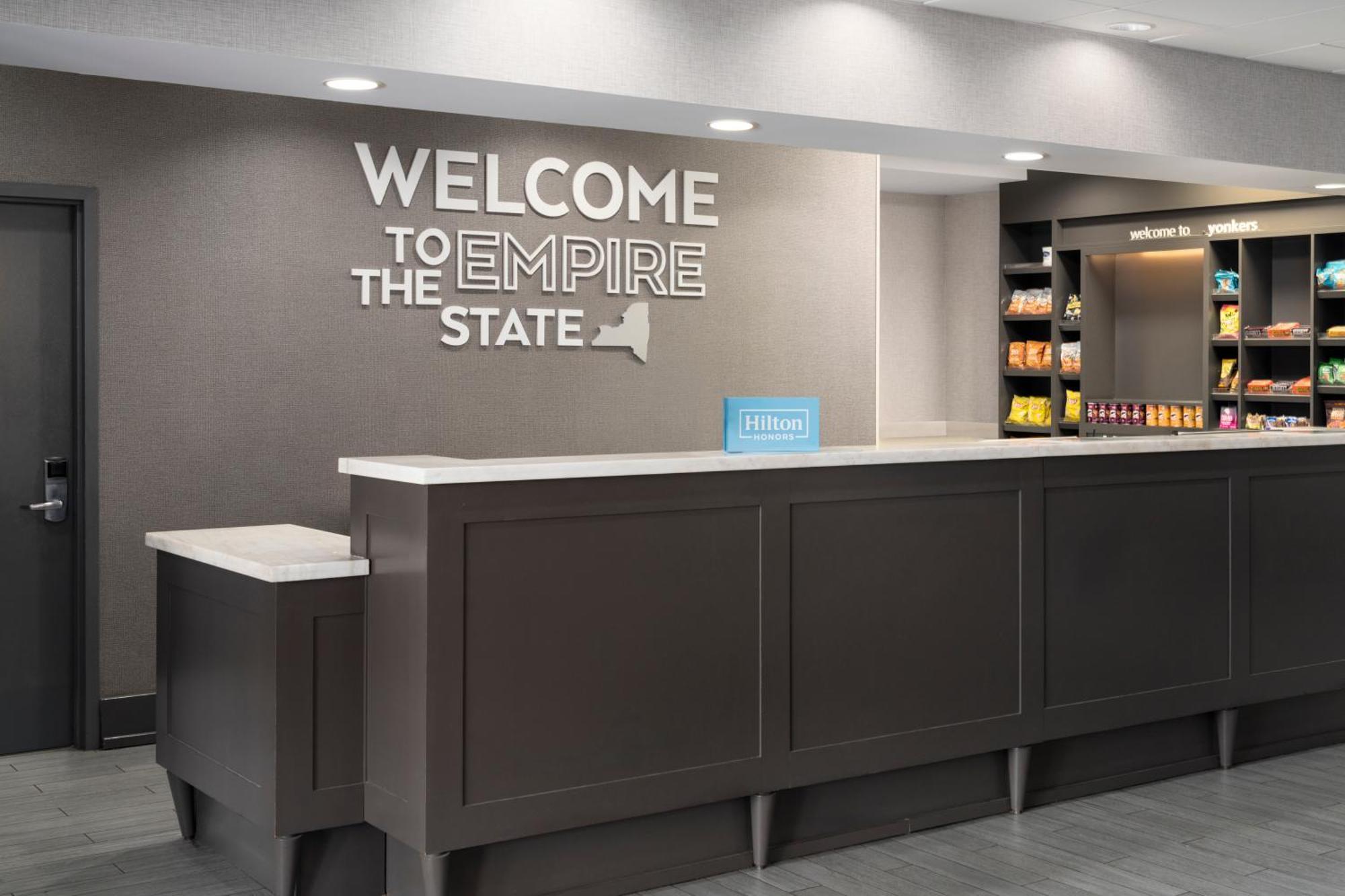 Hampton Inn & Suites Yonkers - Westchester Екстер'єр фото